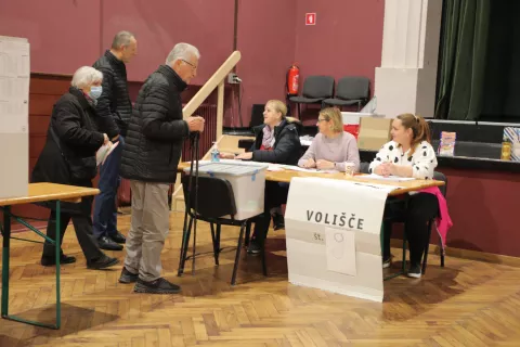 lokalne volitve Primskovo Kranj november 2022 / Foto: Tina Dokl