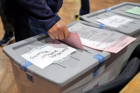 županske volitve 2022 volišče Primskovo občina Kranj / Foto: Tina Dokl