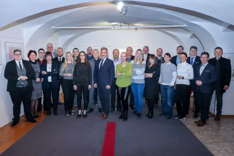 Izvoljeni občinski svetniki in župan Peter Miklič / Foto: Tina Dokl