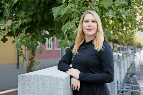 Nina Krajnik je predsednica Slovenskega društva za lacanovsko psihoanalizo, članica Svetovne psihoanalitične zveze in urednica revije Objekt želje in knjižne zbirke Juno. / Foto: Matej Pušnik / Foto: 
