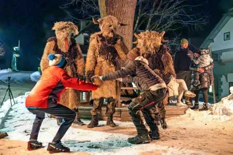 Tradicija parkeljnov se je danes ohranila predvsem na Zgornjem Gorenjskem, medtem ko je ponekod drugod po Sloveniji sploh ne poznajo. / Foto: Nik Bertoncelj