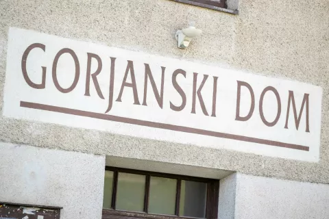 Vlada je v veljavni Načrt razvojnih programov 2024–2027 umestila tudi izgradnjo novega Gorjanskega doma. / Foto: Nik Bertoncelj