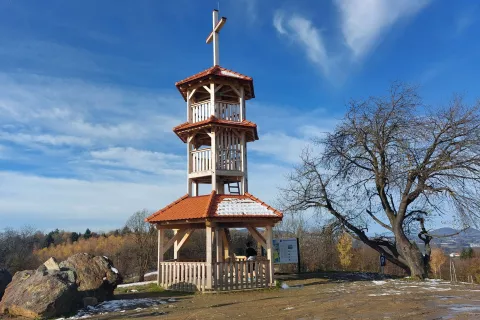 Na vrhu Sotinskega brega je čudovit razgledni stolp. / Foto: Jelena Justin