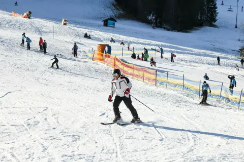 Ski opening Kranjska GoraVikend snežnih radosti poln aktivnih doživetij, vrhunske smučarske opreme, glasbe in zabave, obdan z zimskim vzdušjem v čudoviti naravi Kranjska Gora smučišče smučanje / Foto: Tina Dokl