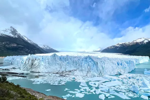 Lednik Perito Moreno je na nekaterih delih debel več kot 60 metrov. / Foto:  