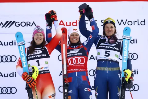 Slovenija,Kranjska gora, 05.01.2025, 05. januar 2025 World cup slalom tekma ženske Zrinka Ljutič, Wendy Holdener Anna Swenn LarssonFoto:Borut ?ivulovi?/BOBO / Foto: Borut Živulović