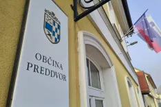 V prvi obravnavi so imeli na preddvorskem občinskem svetu tudi Odlok o taksi na neizkoriščena stavbna zemljišča v občini Preddvor. / Foto: Alenka Brun