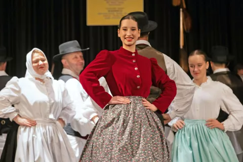 Reteški tamburaši s Folklorno skupino Sava iz Kranja sodelujejo že več kot 54 let. / Foto: Peter Košenina