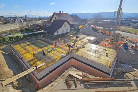 Dela potekajo po zastavljenem planu, predvidoma se bodo zaključila do konca leta. / Foto: Nika Toporiš