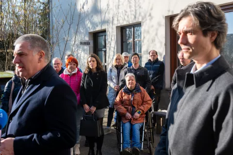 Izjava za medije ministra za delo, družino, socialne zadeve in enake možnosti Luke Mesca v zvezi z likvidacijo invalidskega podjetja CSS po sestanku z zaposlenimi / Foto: Primož Pičulin