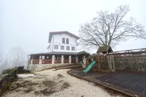 Stari grad nad Kamnikom / Foto: Aleš Senožetnik