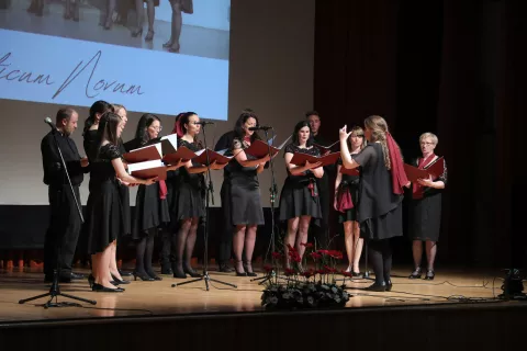 S Prešernovo proslavo bodo letos zaznamovali kar tri pomembne jubileje – 100 let delovanja KUD Zasip, 40 let Okteta LIP Bled in 10 let zbora Canticum Novum (na fotografiji). / Foto: Tina Dokl, arhiv GG