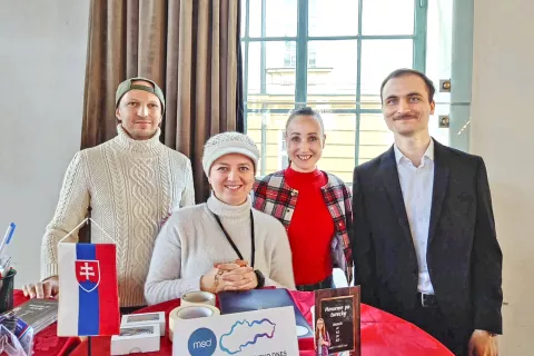 Organizatorji dogodka, Hatice Dudu (levo) iz slovaškega združenja Skupna pot / Foto: 