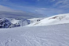 Detajl z vzpona in pogled na drugo stran doline. / Foto: Jelena Justin