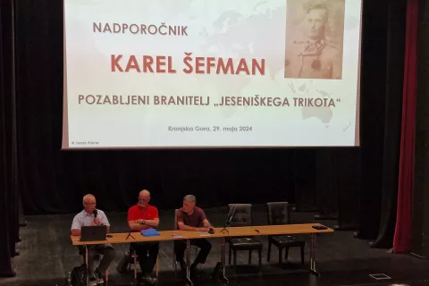 Od leve: Janez Kavar, Andrej Žemva in predsednik Društva general Rudolf Maister Kranj Roman Nahtigal / Foto: arhiv Gorenjskega glasa