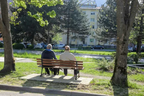 Letošnja redna letna uskladitev oskrbnin v domovih za starejše je 0,7 odstotka. / Foto: Tina Dokl