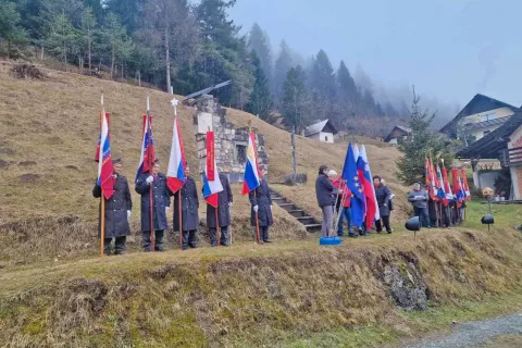 Na Jamniku so zaznamovali 81. obletnico požiga vasi. / Foto: Arhiv Mok