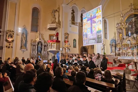 Za Pasijonski večer in druge prireditve je vsako leto veliko zanimanja. / Foto: Primož Pičulin