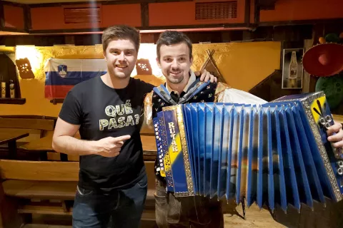 DJ Tim in Gašper Seljak sta poskrbela, da je na ta večer odmevala samo slovenska glasba. / Foto: Nika Toporiš