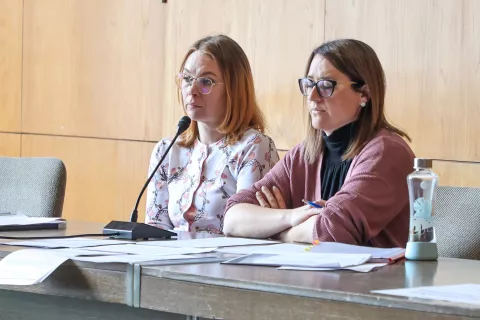 Direktorica CSD Gorenjska Urška Repar Justin in Branka Brenkuš, strokovna vodja enote za dolgotrajno oskrbo na CSD Gorenjska / Foto: Tina Dokl