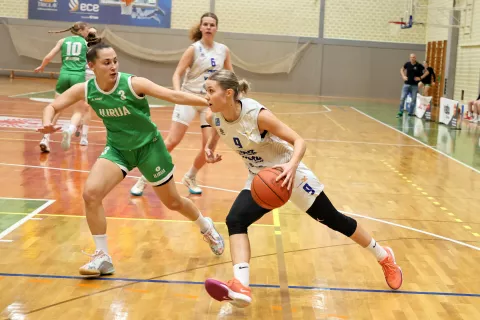 1 Ž SKL polfinale Triglav Ilirija / Foto: Tina Dokl