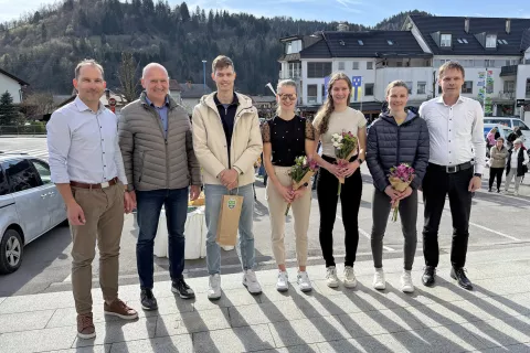 V Žireh so ponosni na svoje skakalke in skakalce, člane SSK Norica Žiri. / Foto: Tanja Mlinar