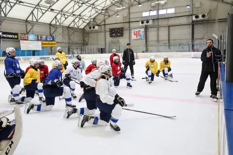 priprave Slovenska ženska članska ekipa za IIHF Svetovno prvenstvo Divizija I-B Kranj / Foto: Tina Dokl