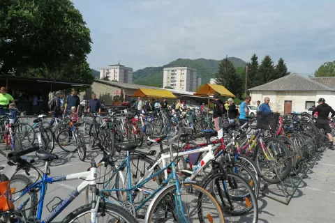 Kolesarski sejem v Škofji Loki je vedno dobro obiskan in založen. / Foto: Vilma Stanovnik