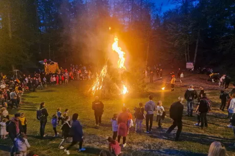 V sredo, 30. aprila, na predvečer prvega maja, vabljeni na kresovanje na Straži. / Foto: Tina Dokl, arhiv Gorenjskega glasa