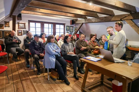 V Kajžnkovi hiši je pred kratkim potekal dogodek, ki je del širšega projekta Življenje ob meji. / Foto: Tina Dokl