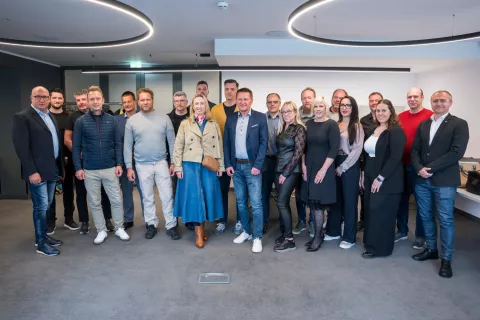 Tiskovna konferenca 3. Okusih kranjskih miz, na fotografiji predstavniki sodelujočih ponudnikov lokalne kulinarike / Foto: Primož Pičulin