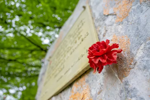 Polaganje vencev ob dnevu upora proti okupatorju na Jesenicah / Foto: Nik Bertoncelj