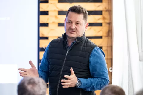 Dogodek Šport in posel v lokalnem okoljuNa fotografiji Luka Jezeršek kuhar Jezeršek d.o.o. / Foto: Nik Bertoncelj