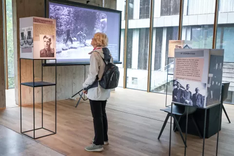 Fotografski in arhivski material na razstavi osvetljuje manj znane, a ključne vidike tržiške zgodovine med letoma 1941 in 1945. / Foto: Tina Dokl