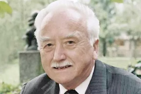 Valentin Inzko starejši (1923 – 2002) iz Sveč, zagovornik enakopravnosti jezikov in sožitja v koroški Katoliški Cerkvi ter član sinode leta 1972. / Foto: Arhiv Mohorjeva Celovec