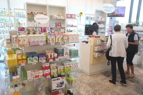 Lekarne so nepogrešljiv del zdravstvenega sistema, a zaradi kadrovskih težav in naraščajočega števila receptov vse težje zagotavljajo nemoteno oskrbo pacientov. / Foto: arhiv Gorenjskega glasa