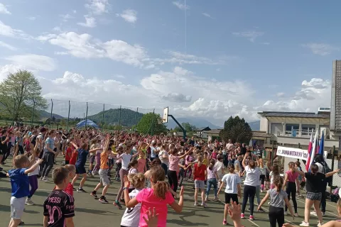V Osnovni šoli Orehek Kranj so aprila pripravili 17. humanitarni Čopkov tek. / Foto: Arhiv šole