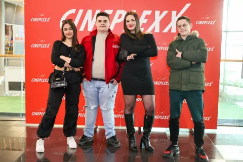 Dokumentarni film Novi sošolci o otrocih s Kosova režija Toni Cahunek na fotografiji Suela, Masar, Floralba in Ledrij / Foto: Tina Dokl