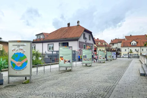 Razstava o projektu Mednarodna kuhinja 2025 pobratenih in prijateljskih mest bo na ogled do konca maja. / Foto: Alenka Brun