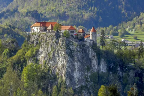 večer nad Bledom kresovanje na Straži 2023 / Foto: Tina Dokl
