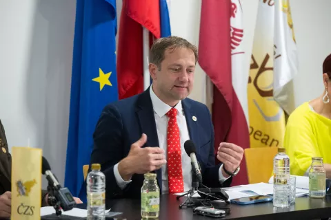 22. slovenski čebelarski praznik in 8. svetovni dan čebel v Predosljah, evropski komisar za kmetijstvo in prehrano Christopher Hansen / Foto: Primož Pičulin