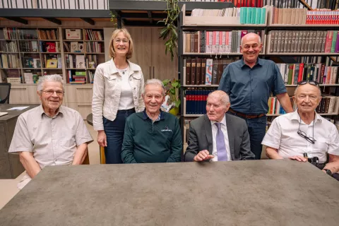 70. obletnica prve mature na škofjeloški gimnaziji, maturanti prve generacije : Ivan Hafner, Jože Sever, Izidor Rejc in Janko Kalan. / Foto: Primož Pičulin