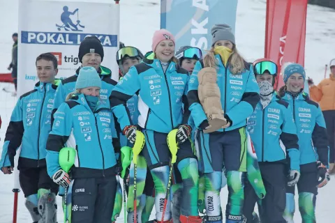 Slovenija 1 je ekipna zmagovalka 47. Pokala Loka, ki je potekal na smučišču Stari vrh. / Foto: Gorazd Kavčič / Foto: 