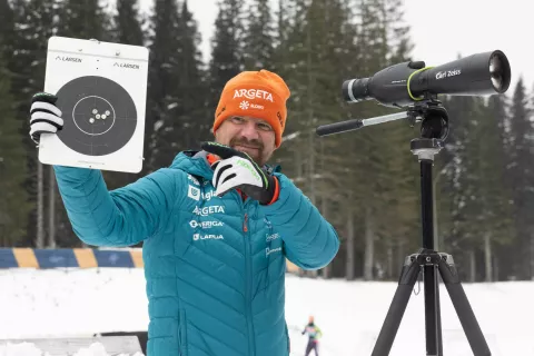 Janez Marič bo tudi v olimpijski sezoni glavni trener A reprezentance, v kateri je pet biatloncev in tri biatlonke. / Foto: Peter Košenina