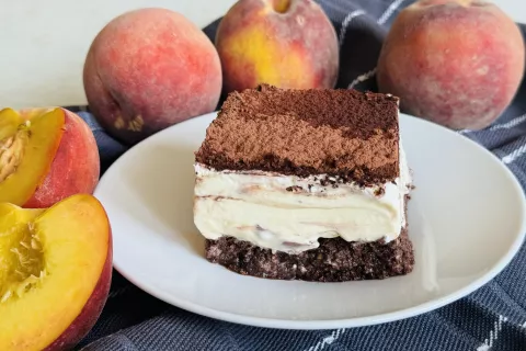 Vanilijeva grmada z breskvami / Foto: Erika Jesenko