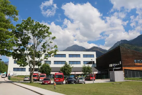 šola in športna dvorana / Foto: Alenka Brun