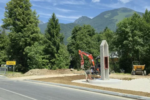 Kapelico so pred nekaj dnevi še gradili, v nedeljo bo njen blagoslov. / Foto: Alenka Brun