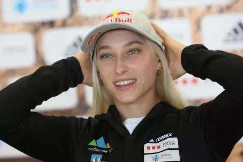 novinarska konferenca tiskovka plezalci in plezalke pred SP svetovno prvenstvo Bern Švica / Foto: Gorazd Kavčič