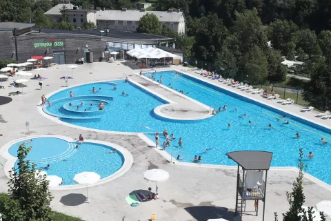 gorenjska plaža kopanje vroči dnevi kopališče kopalci občina Tržič / Foto: Gorazd Kavčič