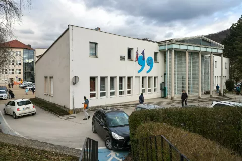 Občina Kamnik je določila višino zadolžitve tudi za energetsko sanacijo Knjižnice Franceta Balantiča Kamnik. / Foto: Tina Dokl